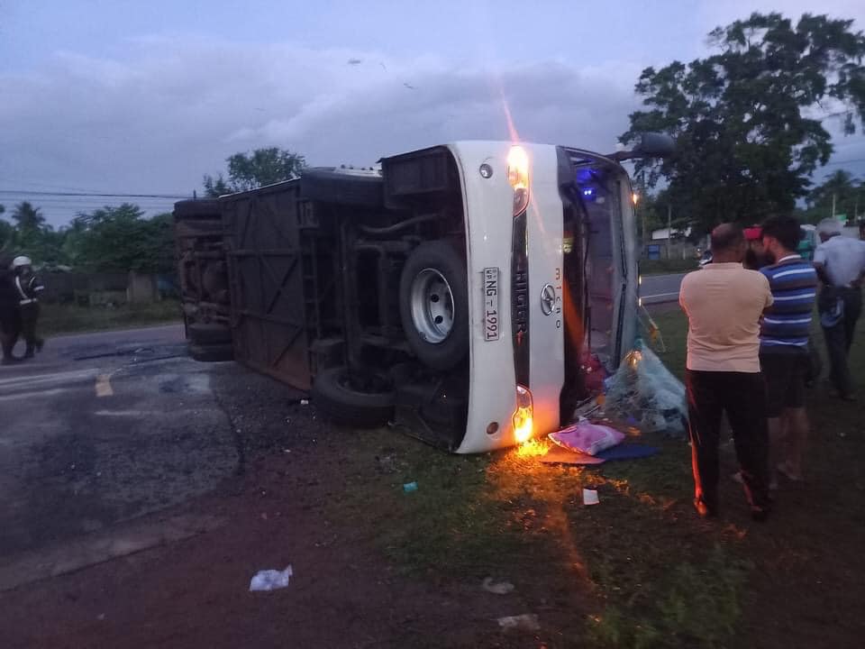 கிளிநொச்சி பகுதியில் இடம்பெற்ற விபத்தில் 23 பேர் காயம்!