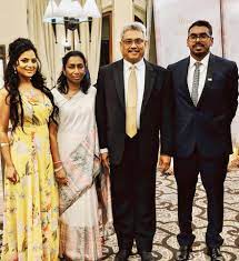 குடும்ப உறுப்பினர்களுடன் முன்னாள் ஜனாதிபதி கோட்டாபய ராஜபக்ச அமெரிக்காவுக்கு பயணம்!