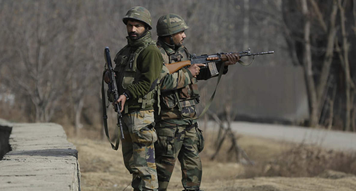 ஜம்மு-காஷ்மீரில் 3 பயங்கரவாதிகள் சுட்டுக் கொலை !