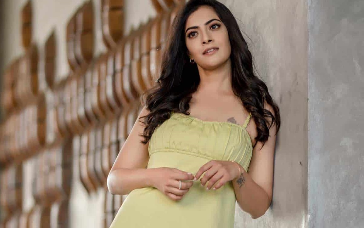 ஒரே இயக்குநரின் படங்களில் அடுத்தடுத்து நடிக்கும் வரலட்சுமி!