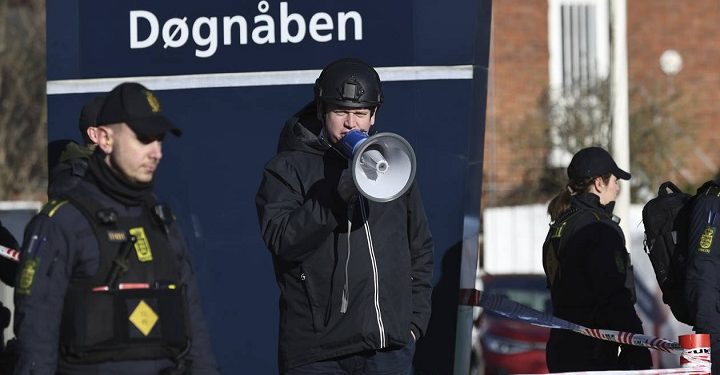 டென்மார்க் மசூதி- துருக்கிய தூதரகம் முன்பு குரான் எரிப்பு!