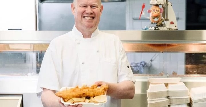 இங்கிலாந்தில் ஒருமுறை மட்டுமே பயன்படுத்தும் பிளாஸ்டிக் பொருட்களுக்கு தடை!