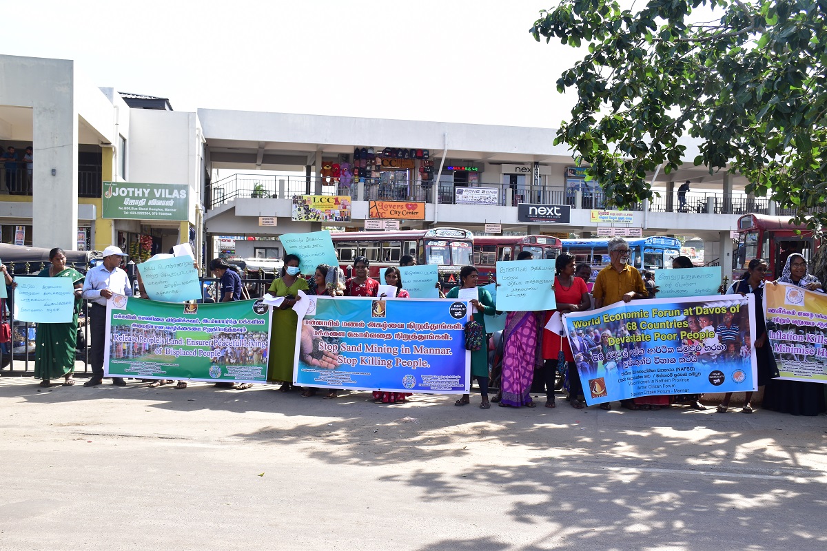மன்னாரில் பல்வேறு கோரிக்கைகளை முன்வைத்து கவனயீர்ப்பு போராட்டம்!