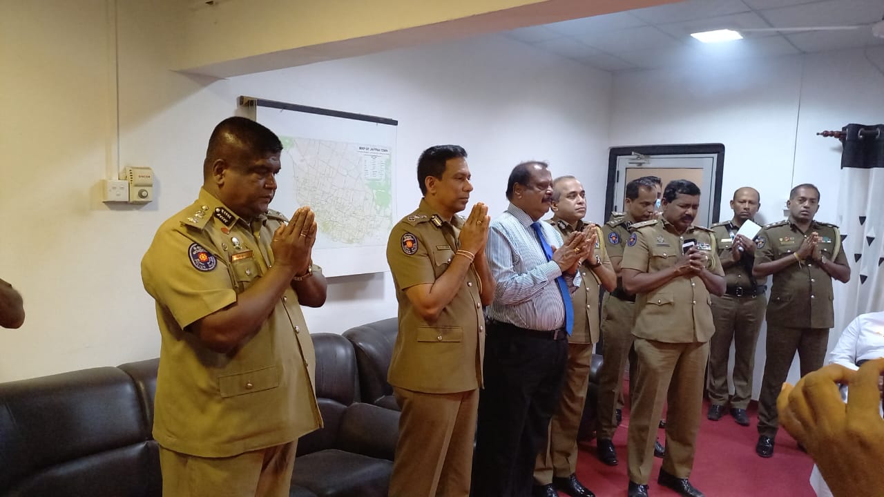 வடமாகாண சிரேஷ்ட பிரதிப் பொலிஸ்மா அதிபராக மஹிந்த குணரட்ண கடமைகளை பொறுப்பேற்றார்!