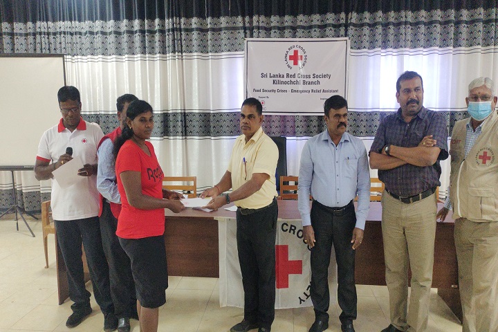 இலங்கை செஞ்சிலுவை சங்கத்தால் 500 குடும்பங்களிற்கு அவசர உதவி!