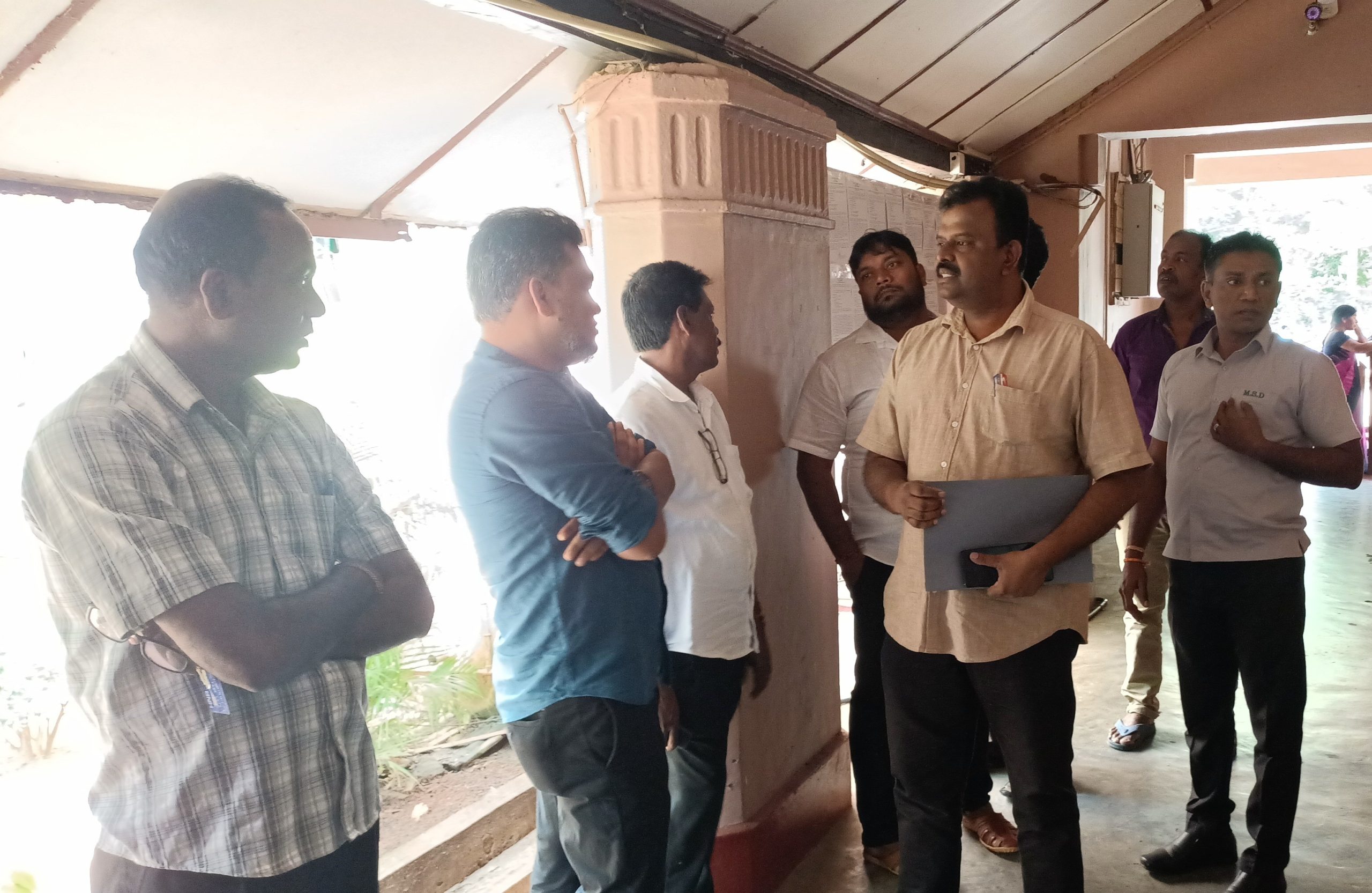 உள்ளூராட்சி மன்ற தேர்தலுக்காக ஈழமக்கள் ஜனநாயக கட்சி  கட்டுப்பணத்தை  செலுத்தியது!