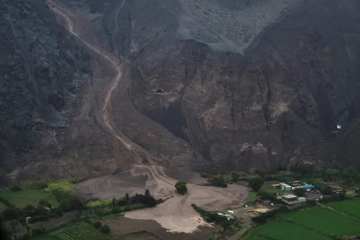 தெற்கு பெருவில் ஏற்பட்ட நிலச்சரிவில் குறைந்தது 15பேர் உயிரிழப்பு!