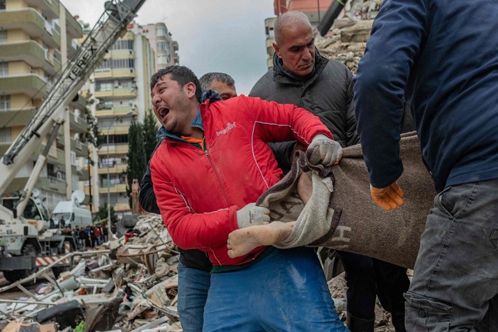 துருக்கி- சிரியா நிலநடுக்கம்: உயிரிழப்பு எண்ணிக்கை ஐந்தாயிரத்தை கடந்தது!