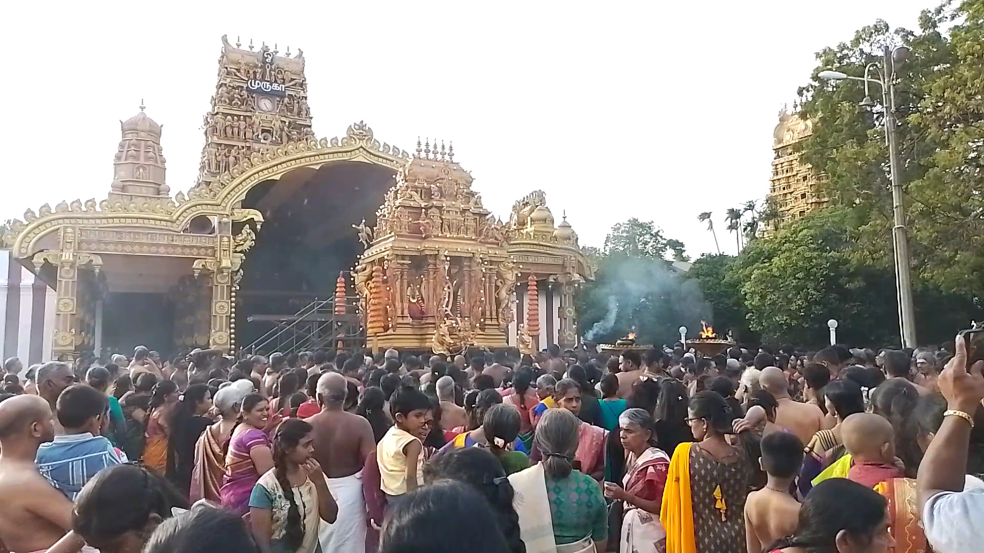 நல்லூர் கந்தசாமி ஆலயத்தில் திருமஞ்ச உற்சவம்!