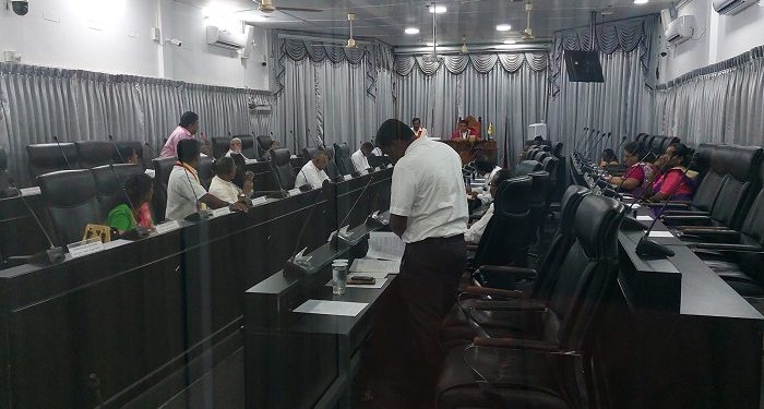 யாழ் மாநகர முதல்வருக்கு எதிராக முறைப்பாடு!