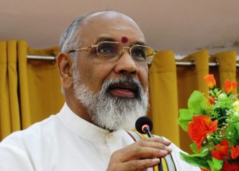 தமது கட்சியை பயன்படுத்தி வெளிநாடுகளில் நிதி சேகரிப்பில் சிலர் ஈடுபடுவதாக விக்னேஸ்வரன் குற்றச்சாட்டு!