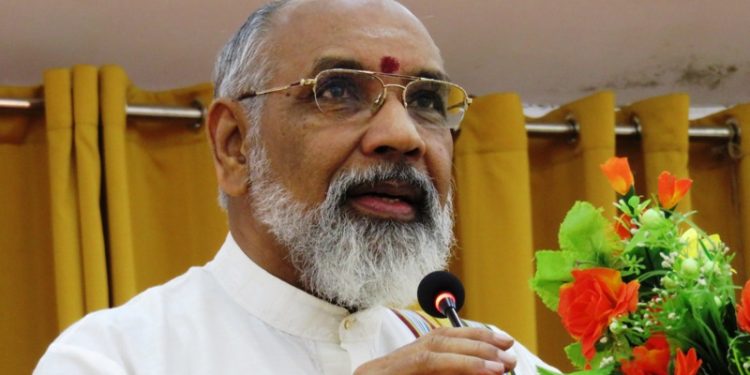 தமது கட்சியை பயன்படுத்தி வெளிநாடுகளில் நிதி சேகரிப்பில் சிலர் ஈடுபடுவதாக விக்னேஸ்வரன் குற்றச்சாட்டு!