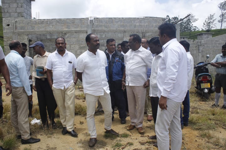 தடைப்பட்ட பெருந்தோட்ட வீடமைப்பு பணிகள் ஆரம்பம்!