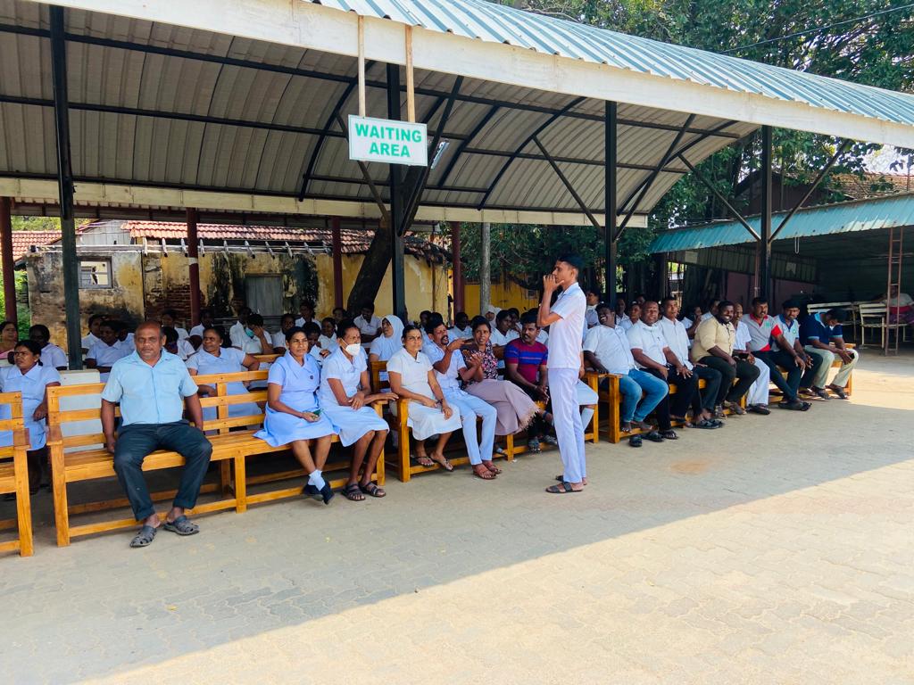 மன்னாரிலும் தொழிற்சங்க நடவடிக்கை முன்னெடுப்பு-பல்வேறு துறைகள் பாதிப்பு