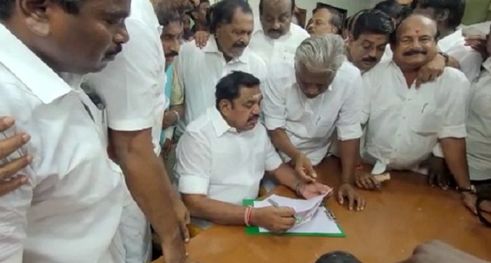 அதிமுக பொதுச் செயலாளராக எடப்பாடி பழனிசாமி !!