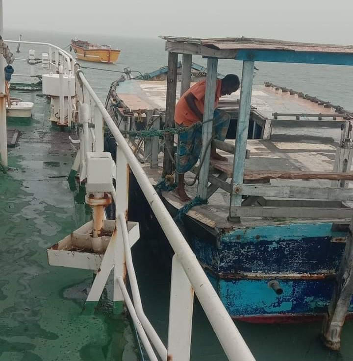 எழுதாரகை பயணிகள் கப்பல் பாதுகாப்பான இடத்திற்கு எடுத்துச் செல்லப்பட்டது!