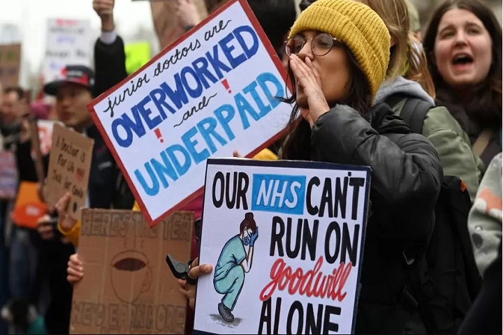 இளைய மருத்துவர்கள் நான்கு நாள் வேலைநிறுத்தம்: நோயாளிகளின் பாதுகாப்புக்கு அச்சுறுத்தல்!