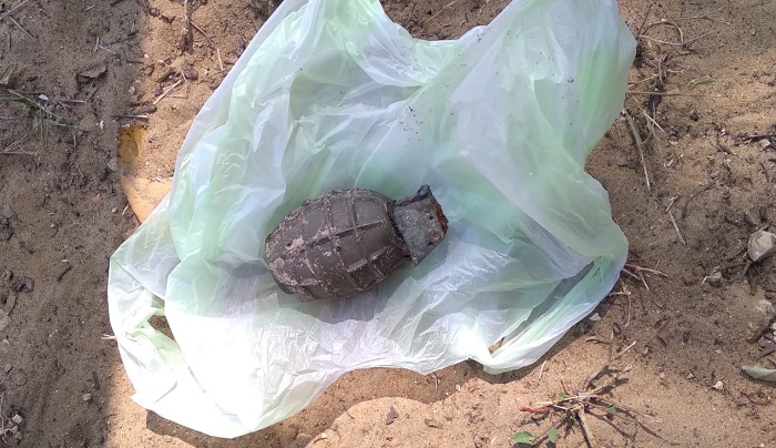 சாவகச்சேரியில் கைக்குண்டு மீட்பு