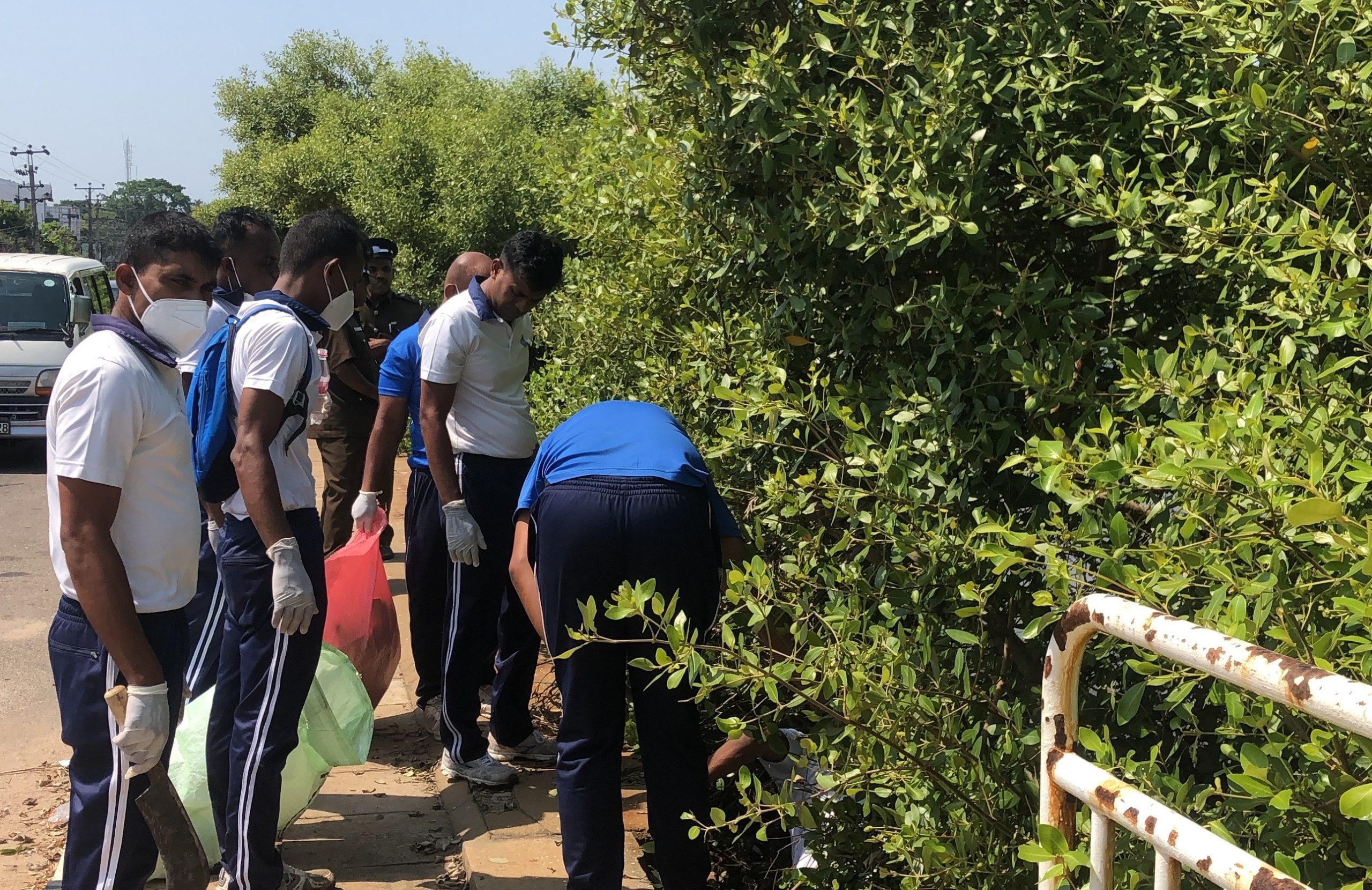 திருகோணமலை மாவட்டத்தில் டெங்கு நோய் பரவலை கட்டுப்படுத்தும் நோக்கில்  சிரமதானம்!