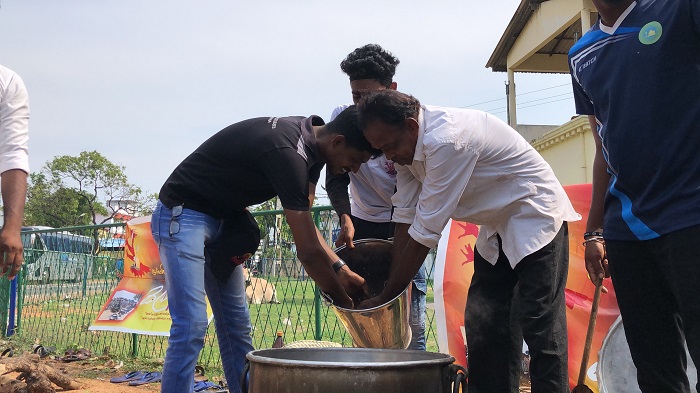 திருகோணமலை சிவன் கோவிலுக்கு முன்பாக முள்ளிவாய்க்கால் கஞ்சி !!