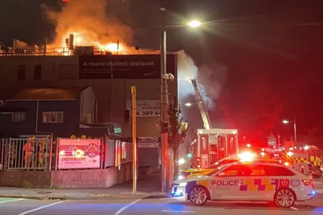 நியூசிலாந்தில் விடுதி ஒன்றில் தீ விபத்து – 6 பேர் இதுவரை உயிரிழப்பு