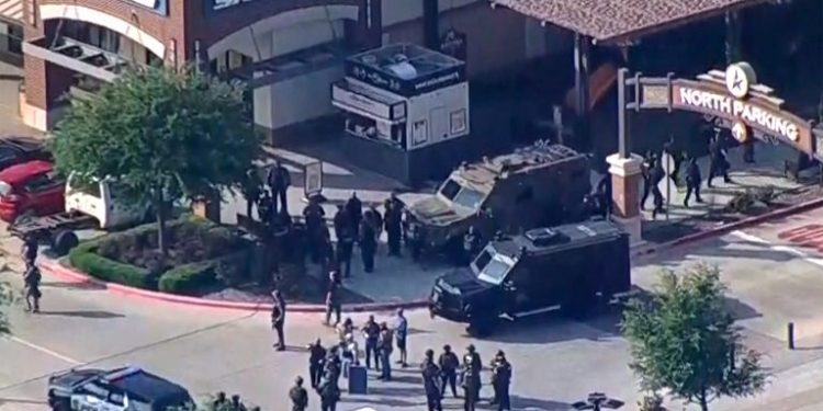 டெக்சாஸ் மாநிலத்தில் உள்ள வணிக வளாகத்தில் துப்பாக்கிச்சூடு – 9 பேர் உயிரிழப்பு