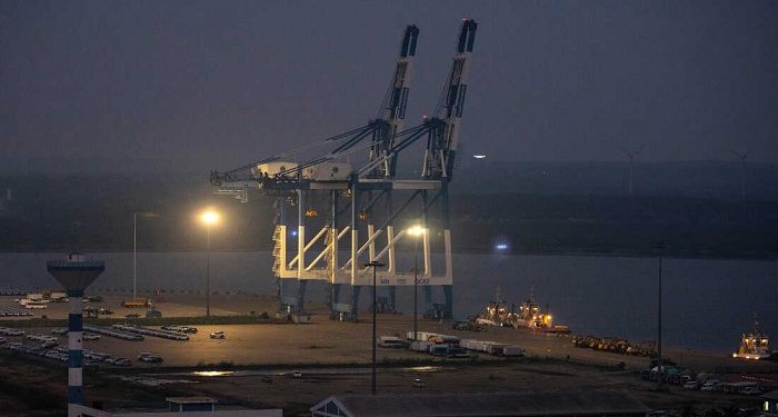 இலங்கையில் பாரிய துறைமுக வளாகத்தை அமைக்கின்றதா சீனா ??