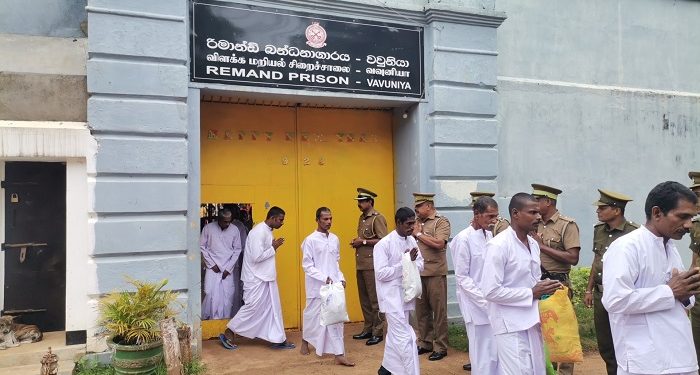 வவுனியா சிறைச்சாலையில் இருந்து 15 கைதிகள் விடுதலை