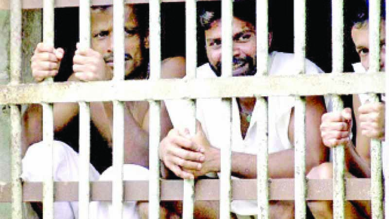 பொசன் தினத்தை  முன்னிட்டு கைதிகளுக்கு  விசேட  பொதுமன்னிப்பு