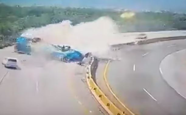 பாகிஸ்தானில் அடுத்தடுத்து துயரம்: மேலும் 13 பேர் உயிரிழப்பு