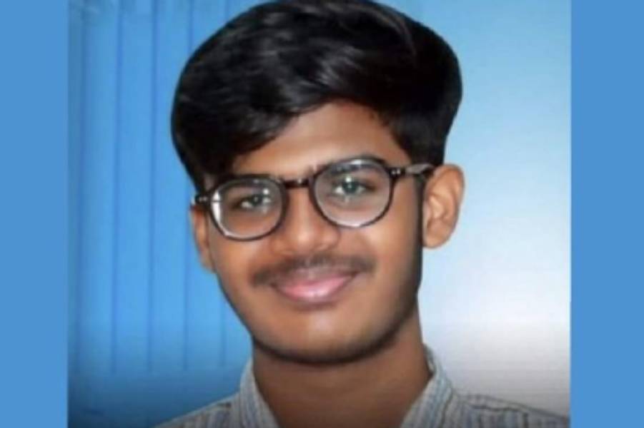 நீட் தேர்வில் 720/ 720:  தமிழக மாணவன் சாதனை