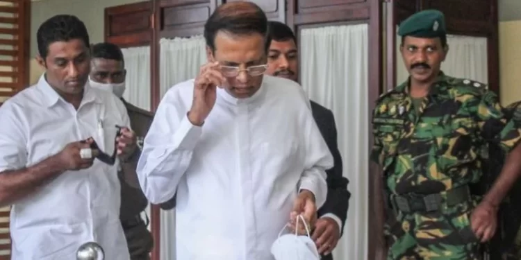 நட்டஈட்டை வழங்கினார் முன்னாள் ஜனாதிபதி மைத்திரி