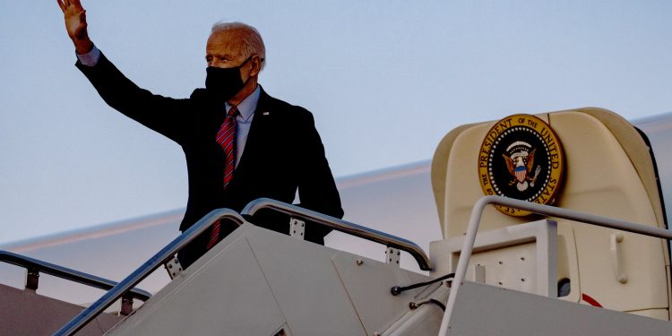 பிரித்தானியா சென்றடைந்தார் ஜனாதிபதி பைடன்