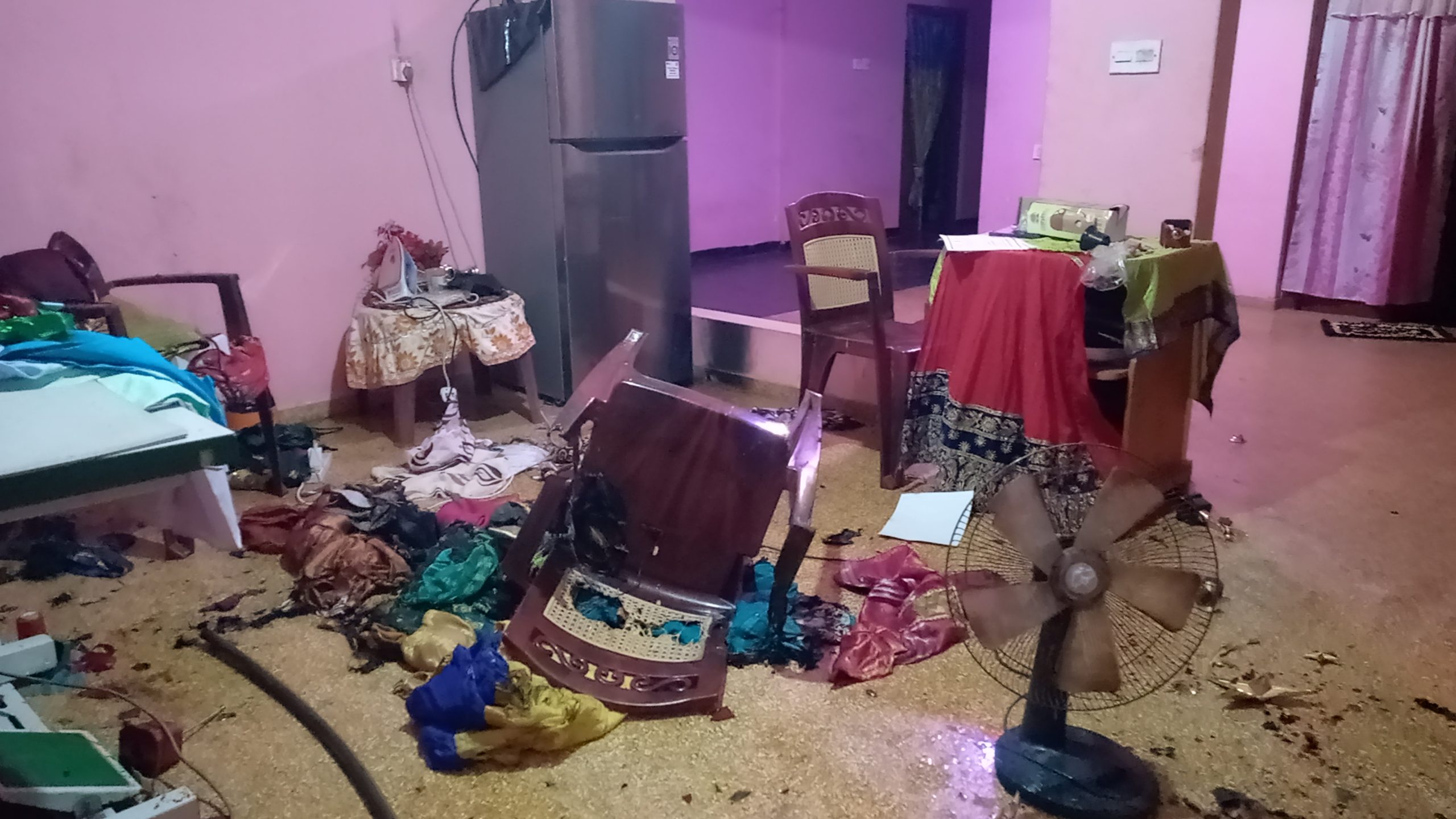 யாழில் 3 பிள்ளைகளின் தாய்க்கு நேர்ந்த கொடூரம்; வீட்டின் மீதும் பெட்ரோல் குண்டு வீச்சு