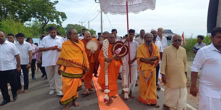 யாழ் நயினாதீவு நாகதீப ரஜ மகா விகாரையின் விகாராதிபதிக்கு கௌரவம்!