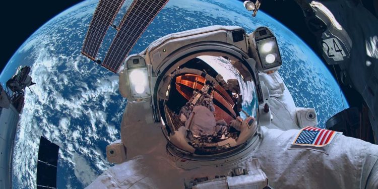 நாசாவில் மின்தடை: விண்வெளி வீரர்களுடனான தொடர்பு துண்டிப்பு