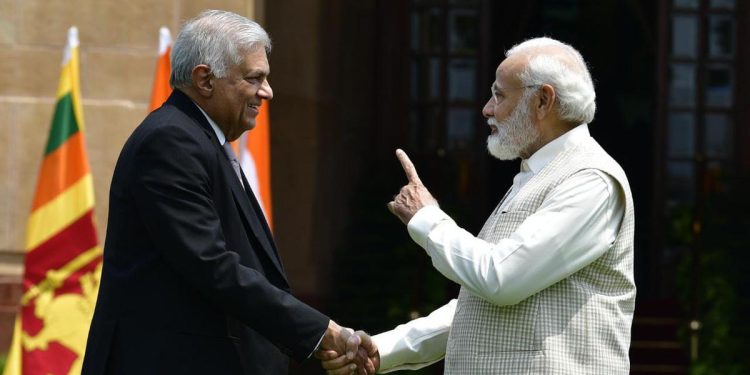 தென்னிந்தியாவிலிருந்து இலங்கைக்கு எண்ணைக் குழாய்களை அமைப்பதற்கு தீர்மானம் : மோடி உறுதி!