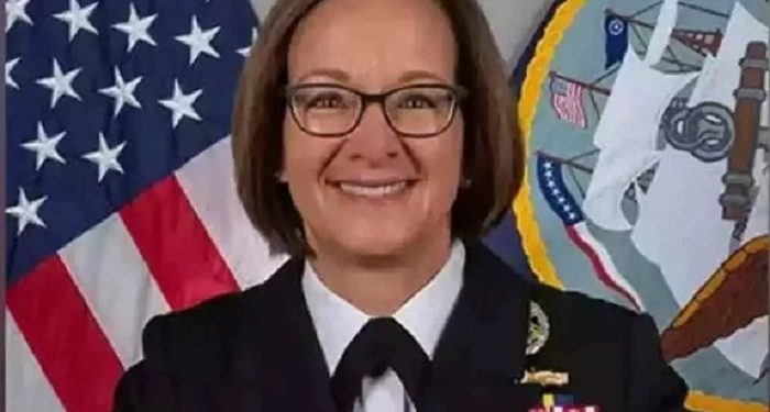 அமெரிக்க கடற்படைக்கு முதல் முறையாக பெண் ஒருவர் தளபதியாக நியமனம்