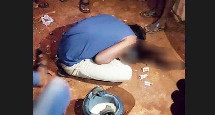 யாழில் பதற்றம்; இரத்த வெள்ளத்தில் இளைஞனின் சடலம் கண்டெடுப்பு