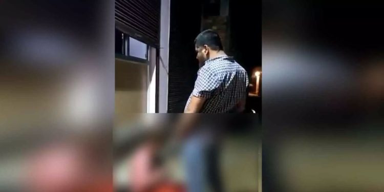 மனநலம் பாதிக்கப்பட்ட சிறுவன் மீது,சிறுநீர் கழித்த அரசியல்வாதி