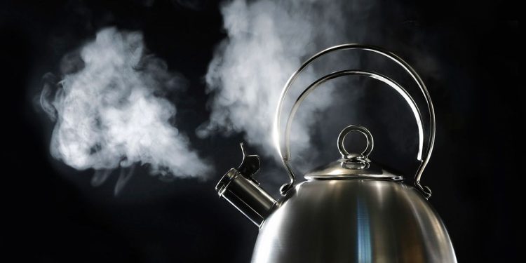 ”பணம் செலுத்தாதவர்களின் முகத்தில் வெந்நீரை ஊற்றுங்கள்”