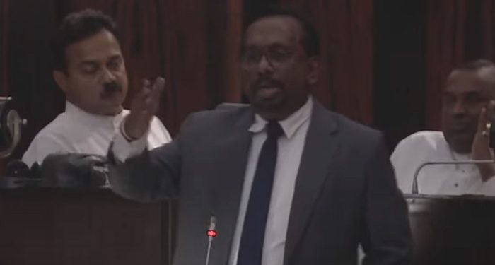 அதிக சம்பளம் கொடுத்தால் இலஞ்சம் வாங்க மாட்டார்கள் : மஹிந்தானந்த அறிவுரை!