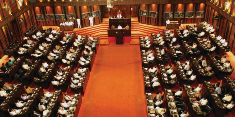 உள்நாட்டுக் கடன் மறுசீரமைப்பு தொடர்பான தீர்மானம் : 60 மேலதிக வாக்குகளால் நிறைவேற்றம்