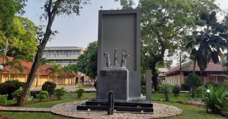 முள்ளவாய்க்கால் நினைவுத் தூபி நிர்மாணிக்க வேண்டிய அவசியம் குறித்து விளக்கமளிக்குமாறு கோரிக்கை