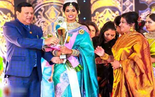 மிஸ் தமிழ் யுனிவர்ஸ் மகுடத்தை வென்ற மலையகப்பெண்