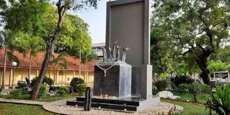 மீண்டும் இடிக்கப்படுமா யாழ்.பல்கலைக்கழக ‘முள்ளிவாய்க்கால் தூபி‘?