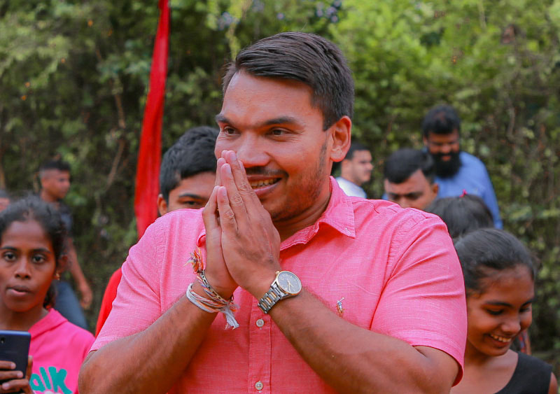 நாடாளுமன்ற உறுப்பினர் நாமல் ராஜபக்ஷ  அயோத்தி விஐயம்!