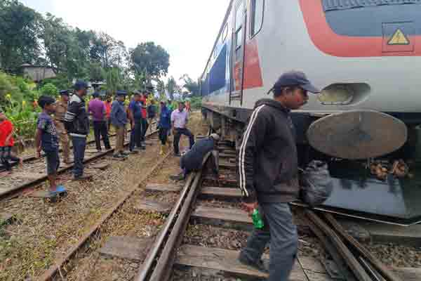 இராகமை ரயில் நிலையத்திற்கு அருகே தடம் புரண்ட ரயில்!