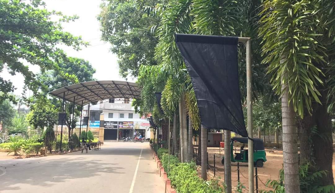 சாந்தன் மறைவிற்கு யாழ் பல்கலையில் கறுப்புக் கொடி