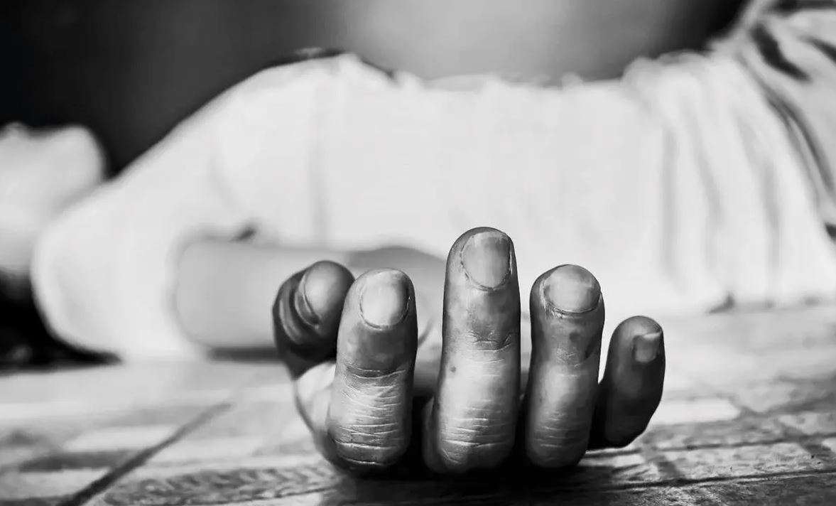 கிளிநொச்சியில் வாள்வெட்டுக்கு இலக்கான இளைஞன் உயிரிழப்பு!